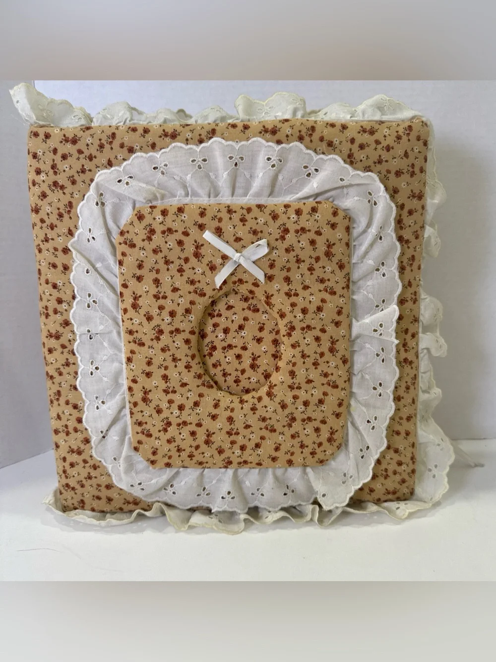 VTG 80s Lace Padded Floral Fabric Photo Album Cottage Core Scrapbook Brown Muted